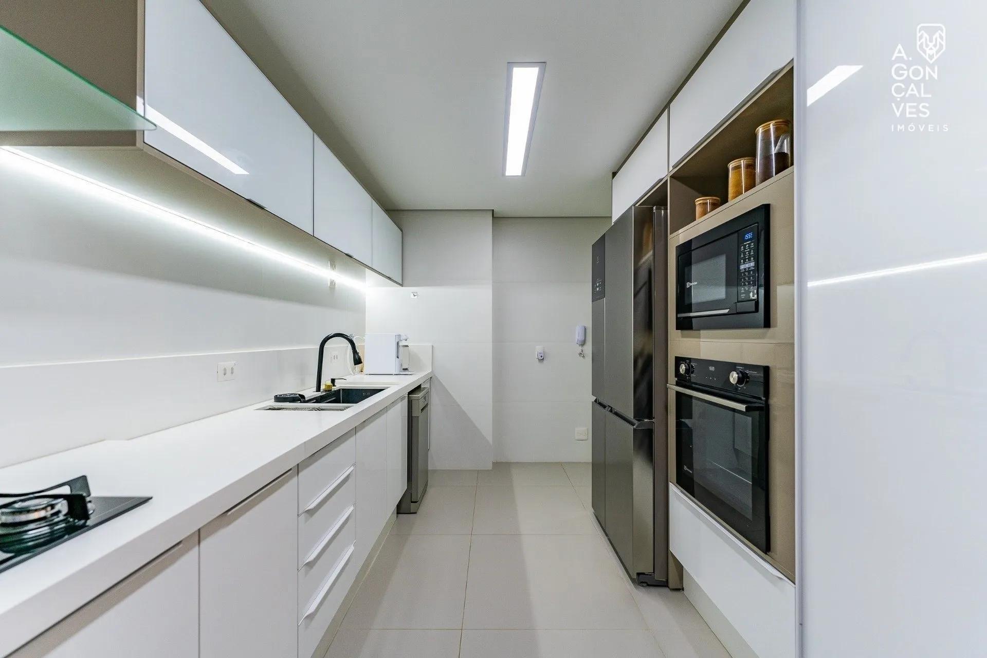Мебльована квартира 260 м² з 4 спальнями з власними ваннами — photo 32