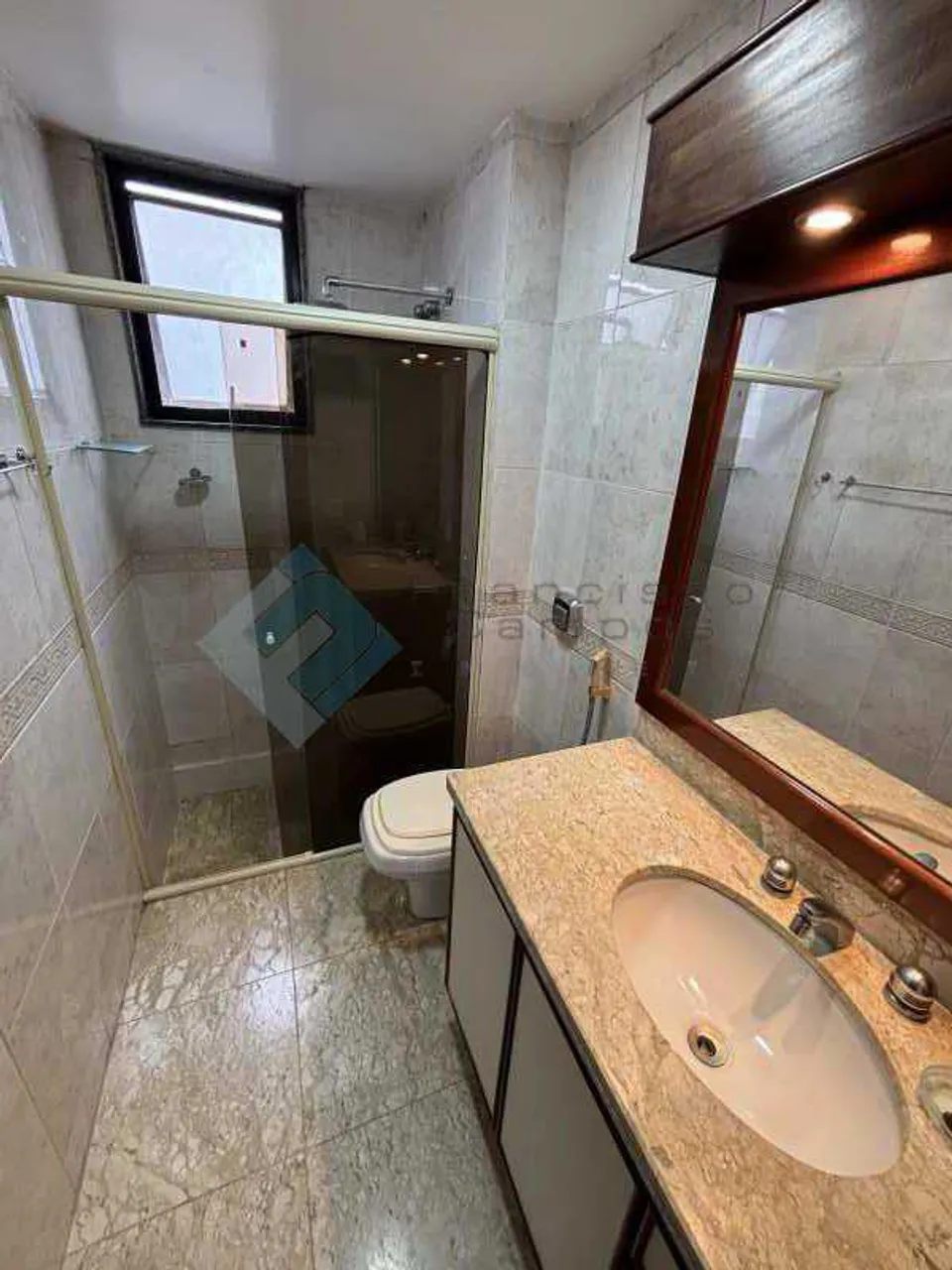 3-bedroom apartment with a glass-enclosed balcony — photo 10