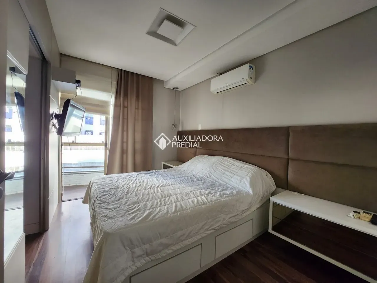 Apartamento amueblado con 3 dormitorios y jardín privado — photo 22