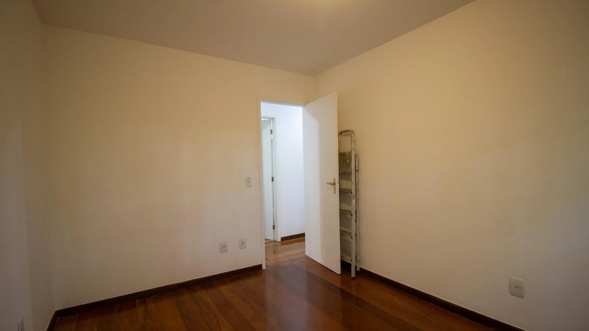 Casa com 4 quartos e 4 banheiros, com 3 vagas — photo 41