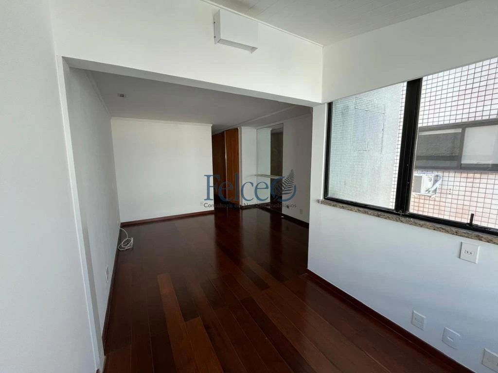 Penthouse apartment with 4 en-suite suites — photo 4