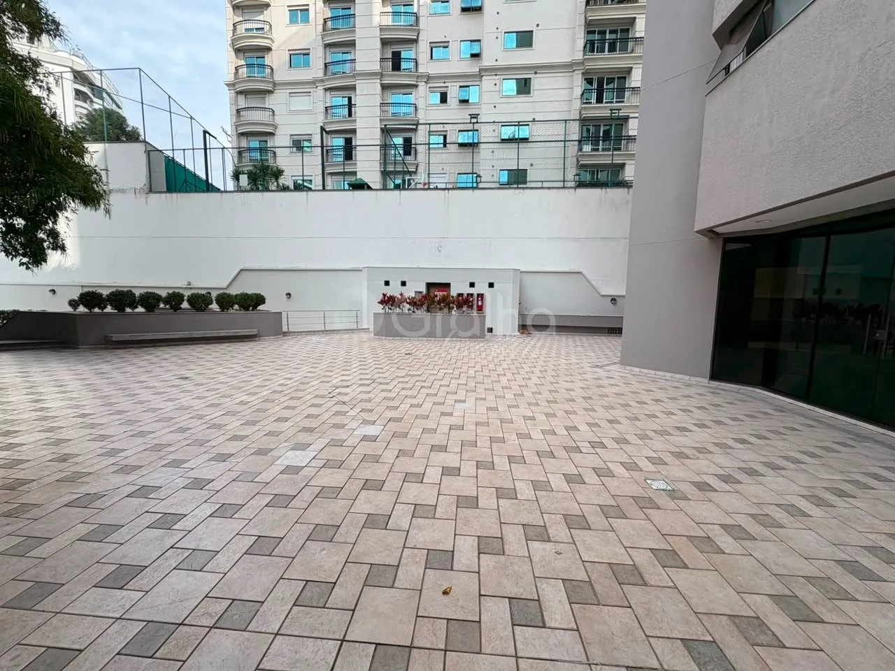 3-bedroom apartment with 446 m² and 2 parking spots — photo 41