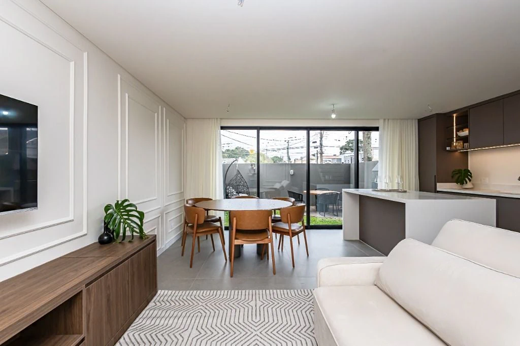 Floor-to-ceiling windows in a 3-bedroom house, 137 m² — photo 18