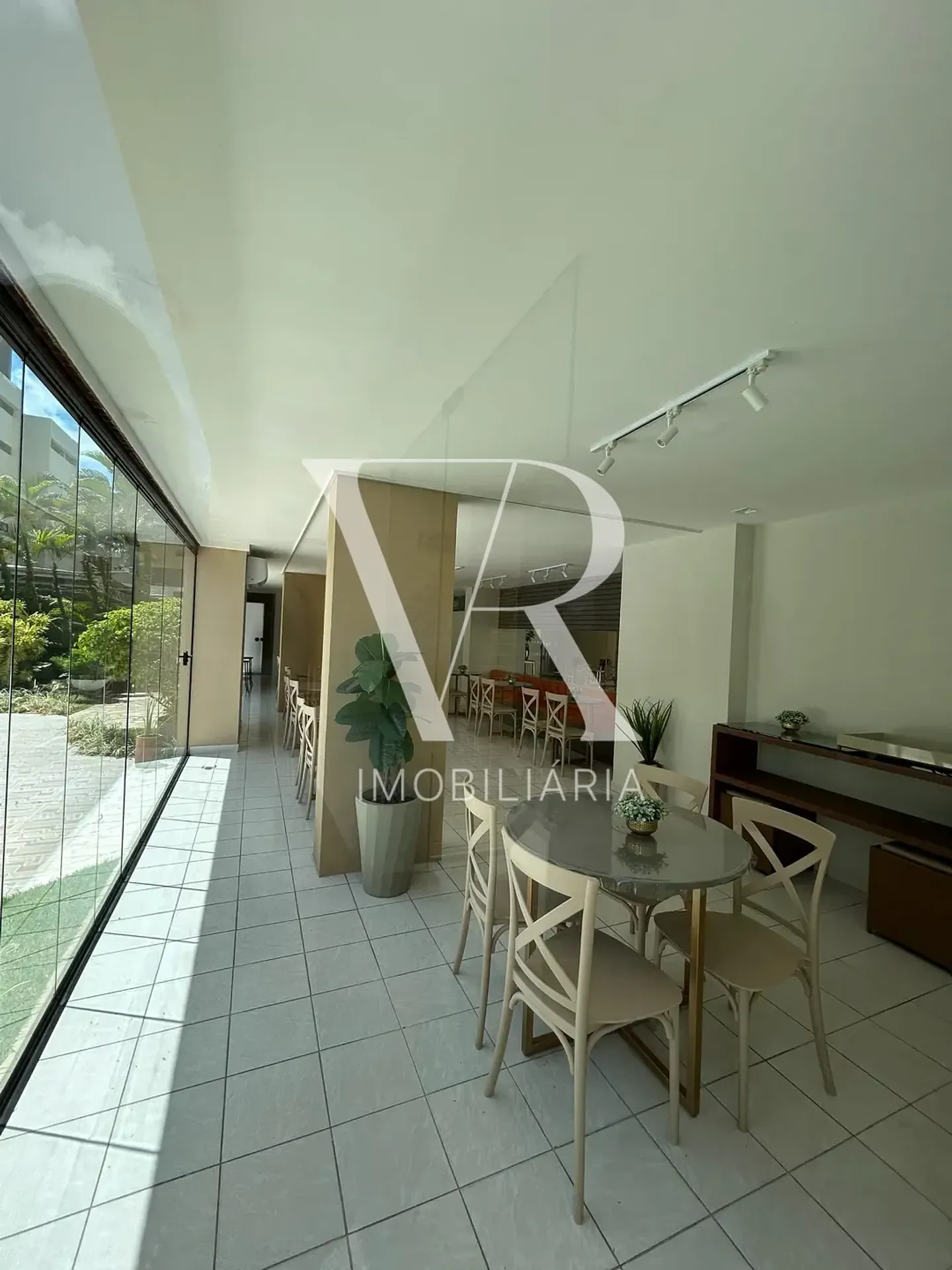 Cobertura com 4 suítes e 360 m², com vista da janela — photo 26