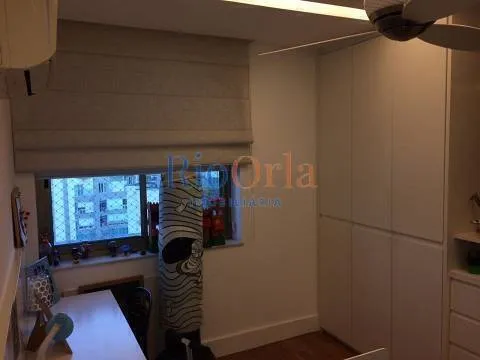 Furnished apartment with 4 bedrooms and enclosed balcony — photo 23