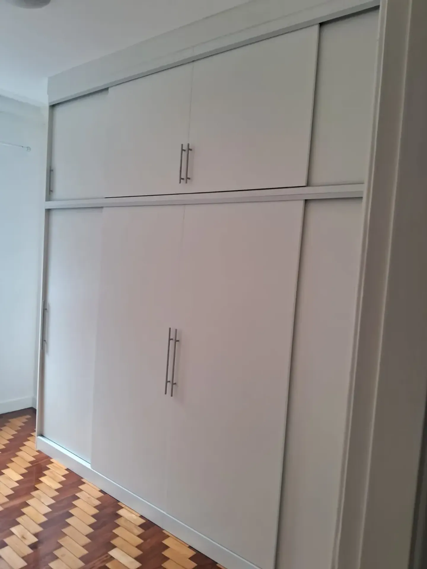 2-bedroom apartment with wood or laminate floors — photo 25