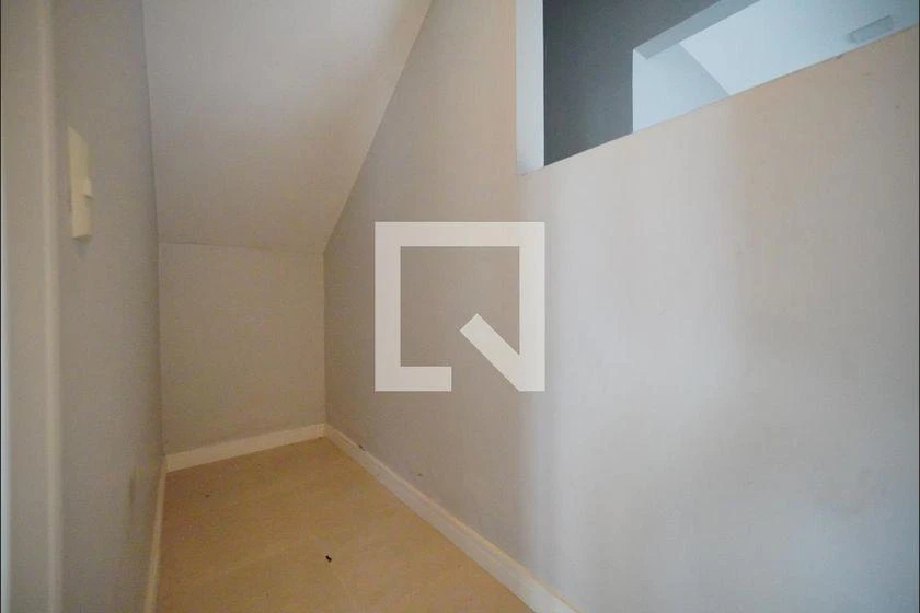 Floor-to-ceiling windows in a 4-bedroom house, 300 m² — photo 11