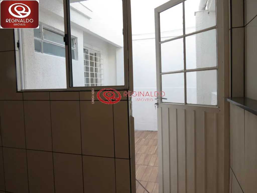 House with 2 bedrooms, 1 bath and 1 parking space — photo 7