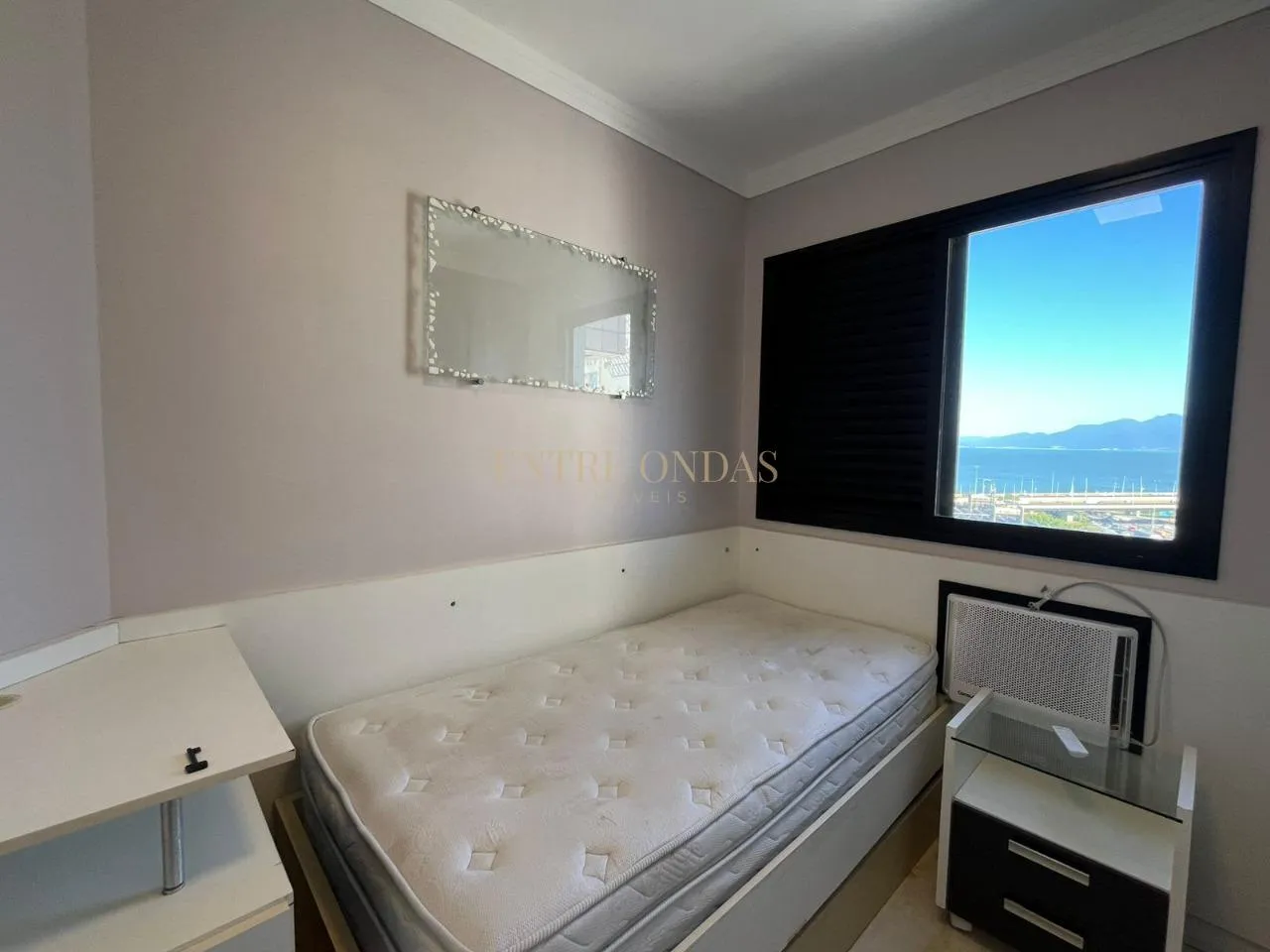 Apartment on the 1st floor with a water view — photo 12