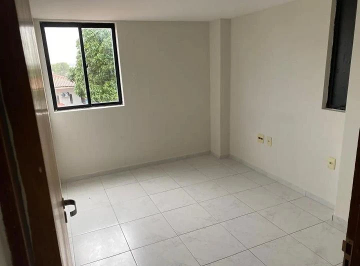 2-bedroom apartment with en-suite and separate kitchen — photo 8