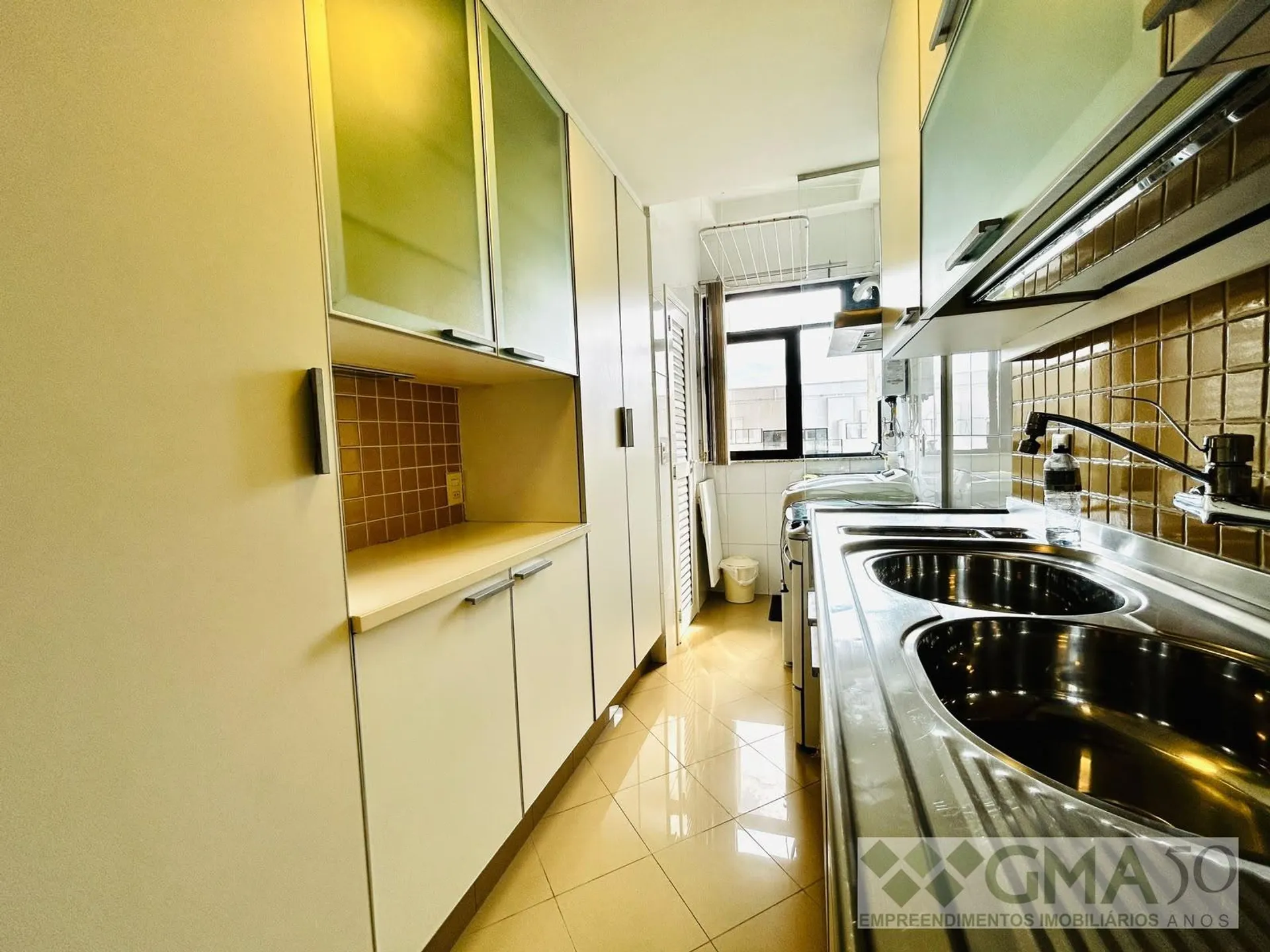 2-bedroom apartment in a building with a sauna — photo 45
