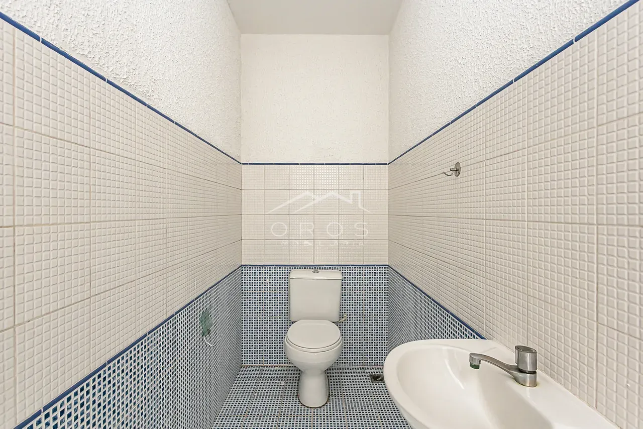 House, 200 m², with a washing machine — photo 36