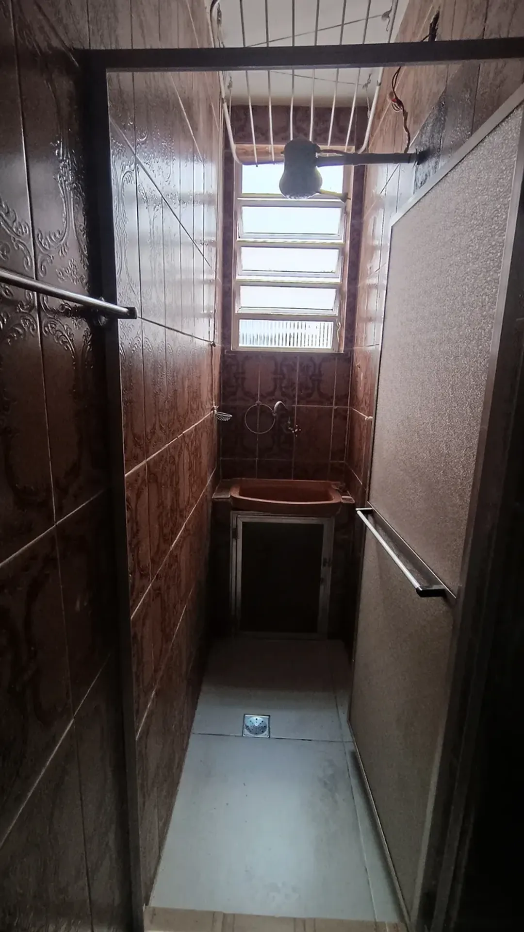 Studio on the 5th floor with a glass-enclosed balcony — photo 9