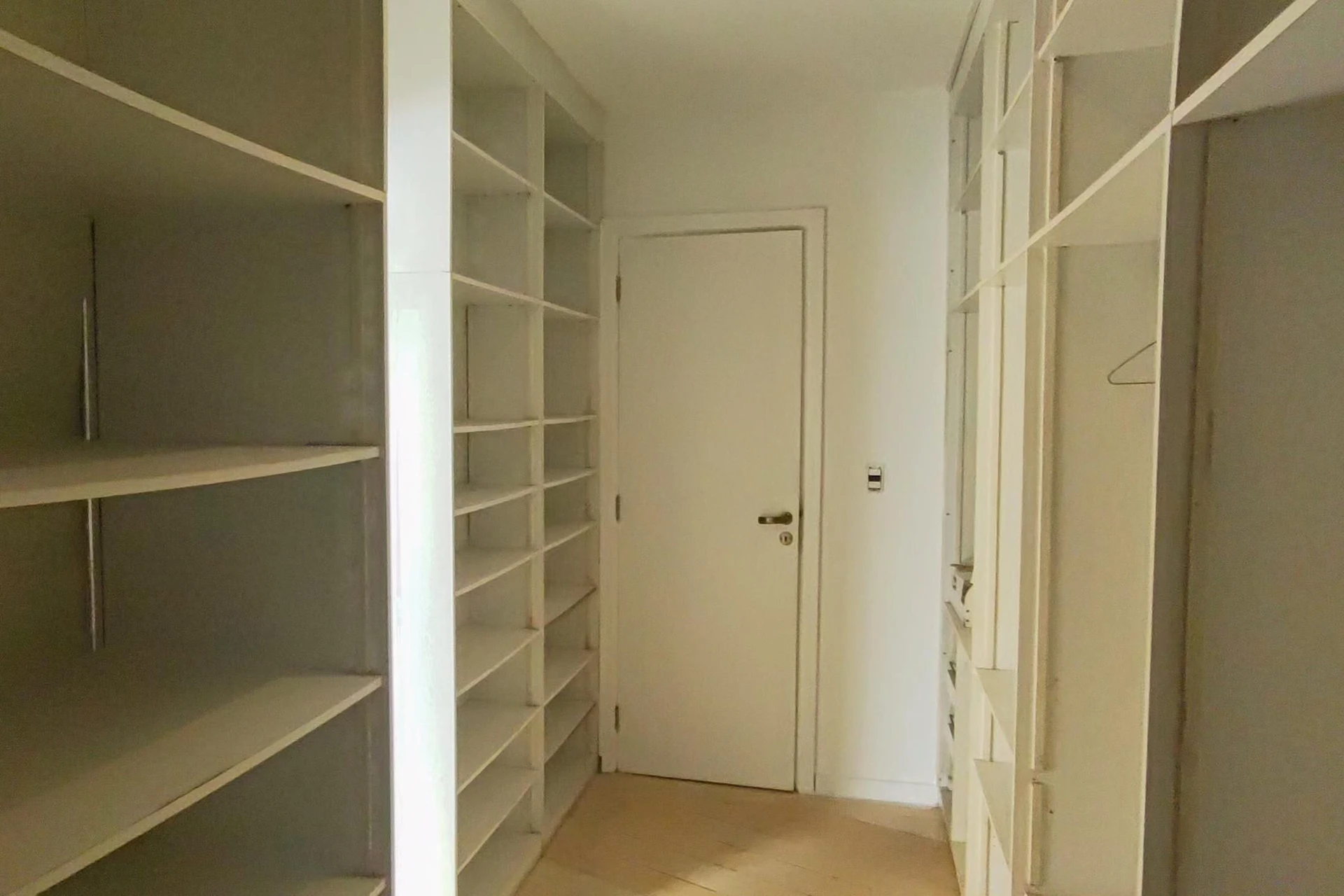 Casa mobiliada em condomínio com 6 suítes e 8 banheiros — photo 98