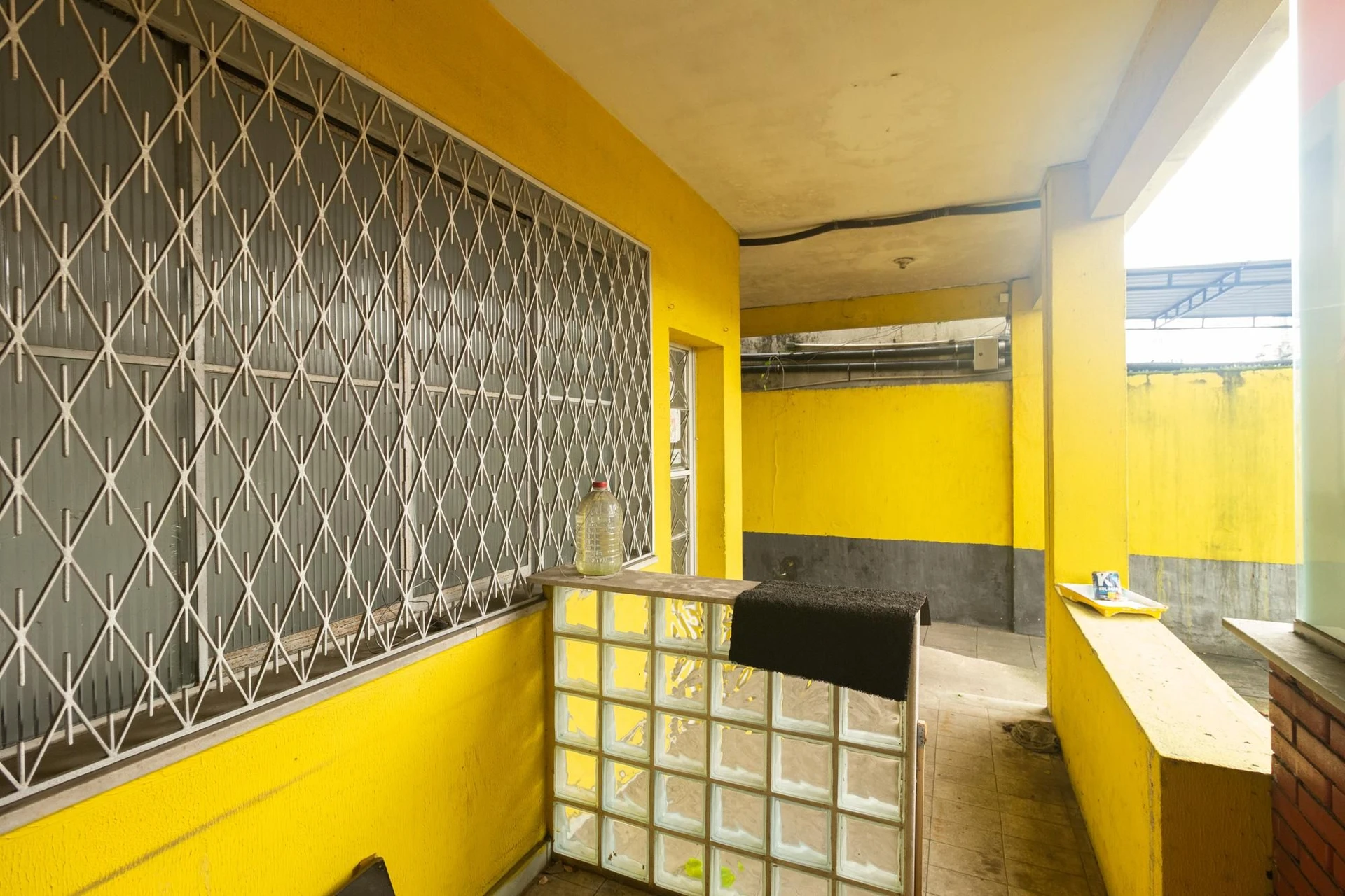 4-bedroom rental house with private garden and parking — photo 45