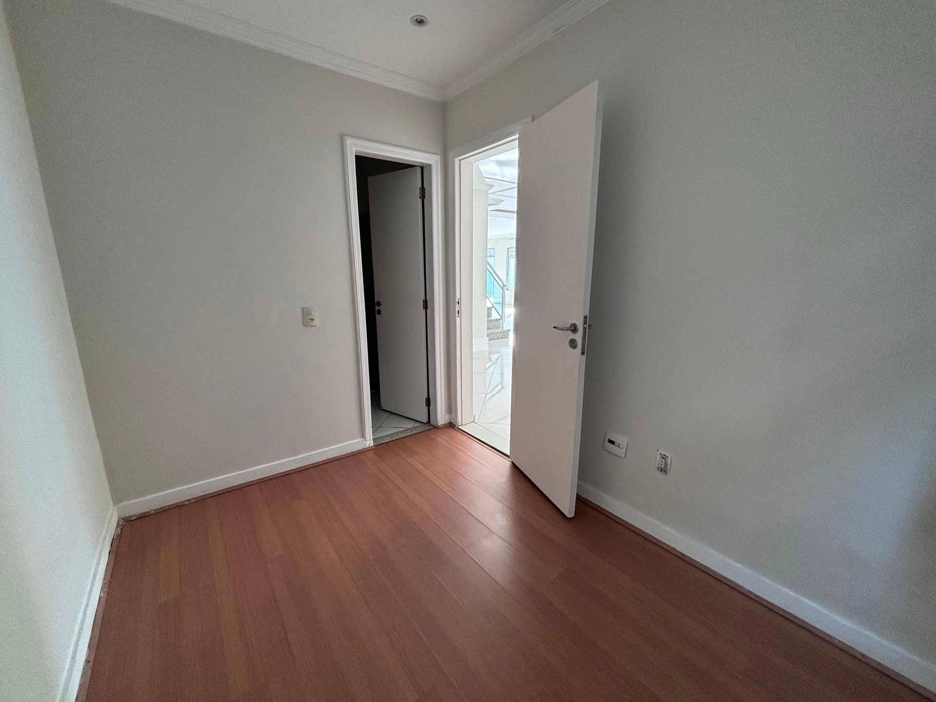 Condo house with 6 bedrooms and a balcony grill — photo 87