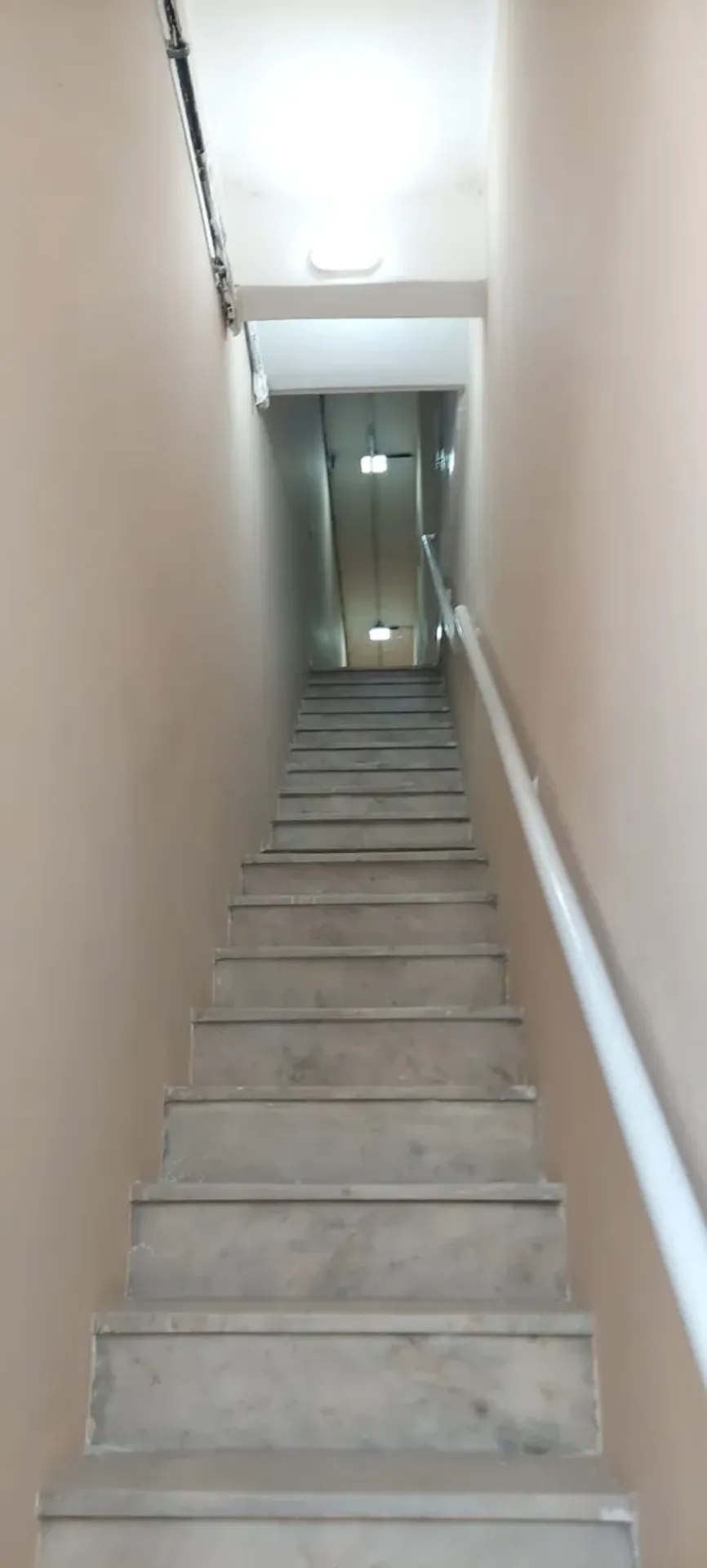 Apartamento de 3 quartos com piso de madeira ou laminado — photo 12
