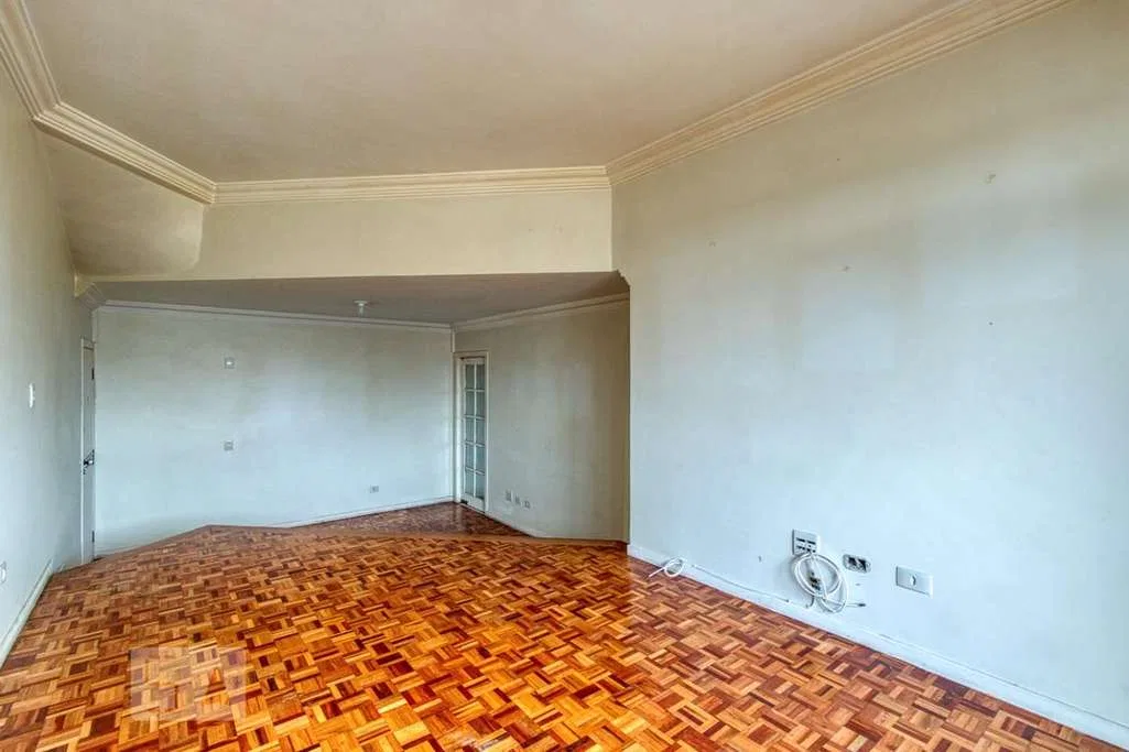 Home office in a 3-bedroom apartment, 170 m² — photo 21