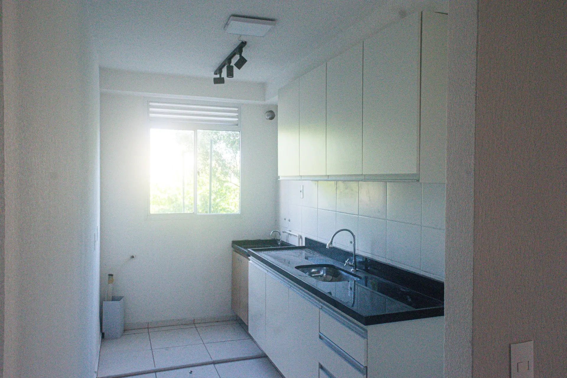 Apartment with 2 bedrooms and a private garden — photo 4