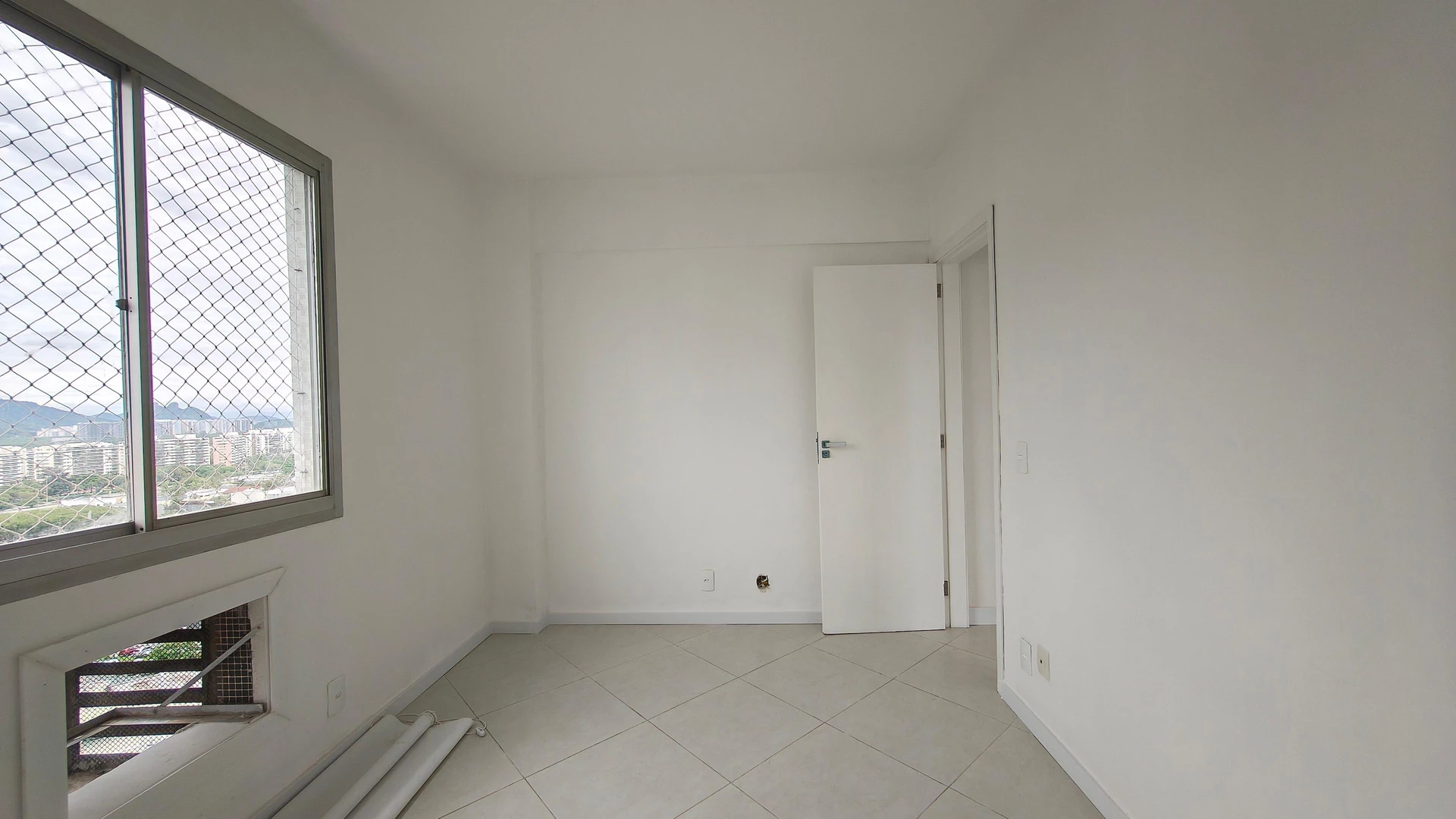 Mountain view in a 2-bedroom apartment, 55 m² — photo 18