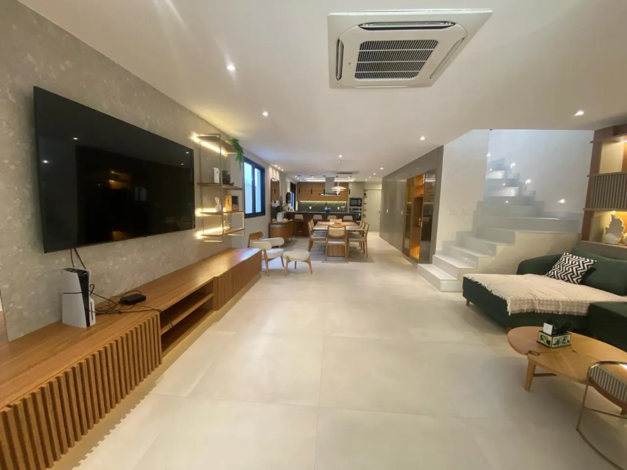 Furnished house with 4 bedrooms and 5 bathrooms — photo 8