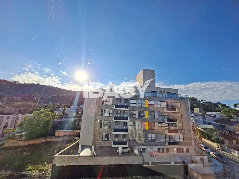 Furnished studio with 1 bedroom, 1 bath and mountain view — photo 13