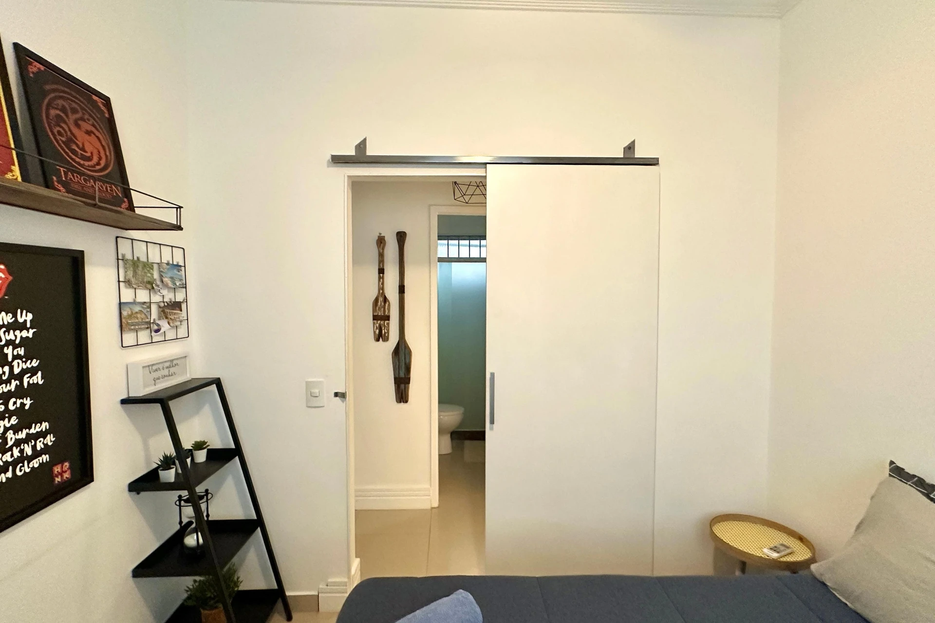 Furnished 2-bedroom apartment with integrated kitchen — photo 31