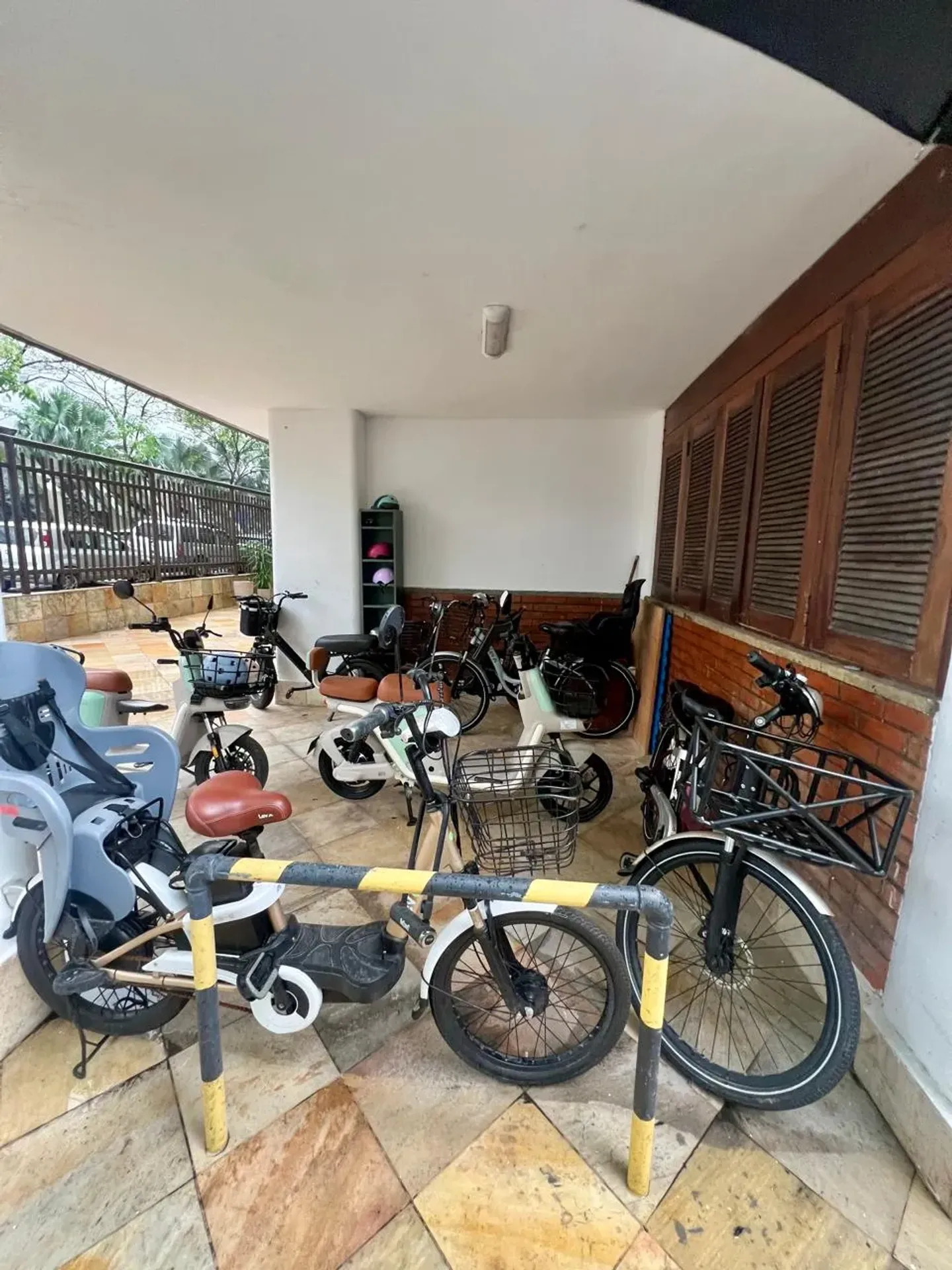 Furnished 3-bedroom rental apartment with 2 bathrooms — photo 24