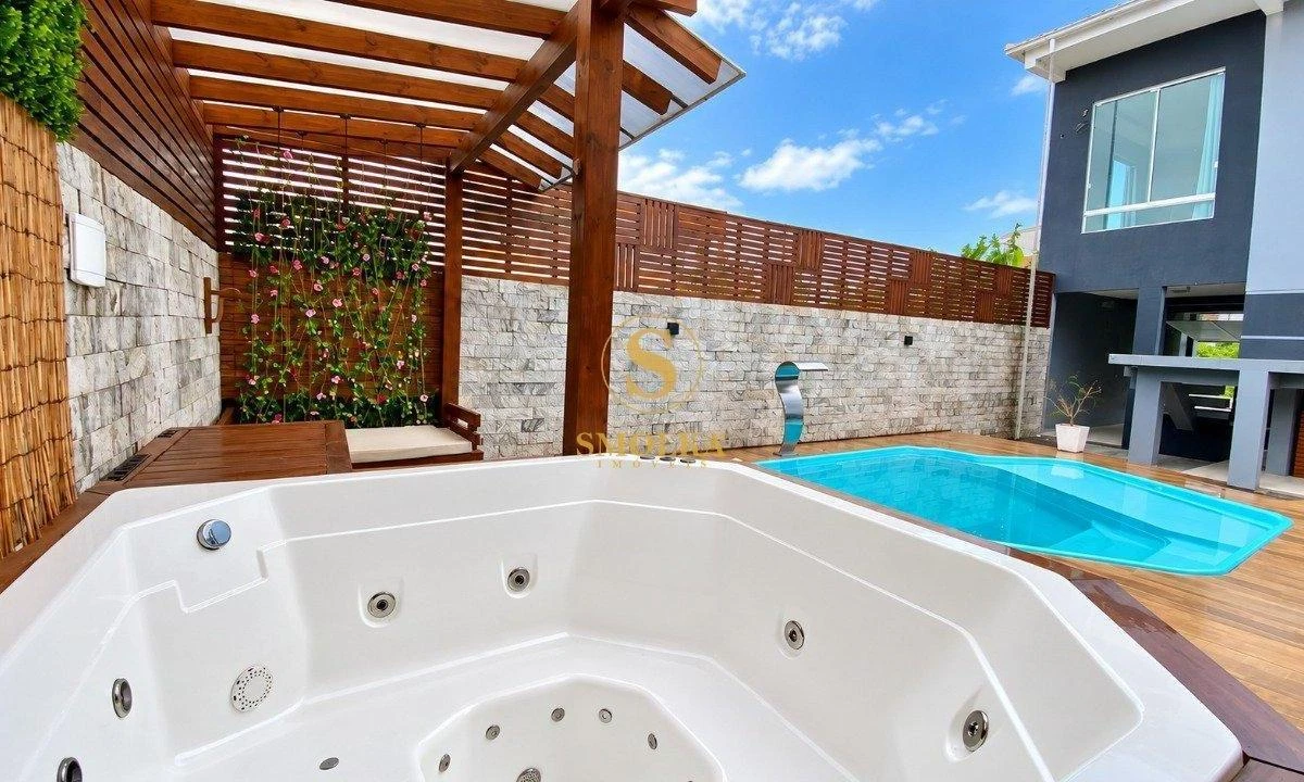 3-bedroom house with a home office in Florianópolis — photo 39