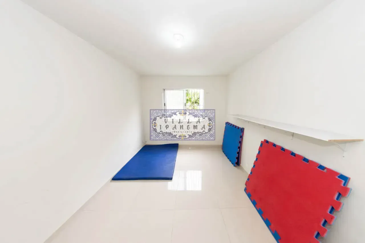 House with 5 bedrooms and a separate closed kitchen — photo 6