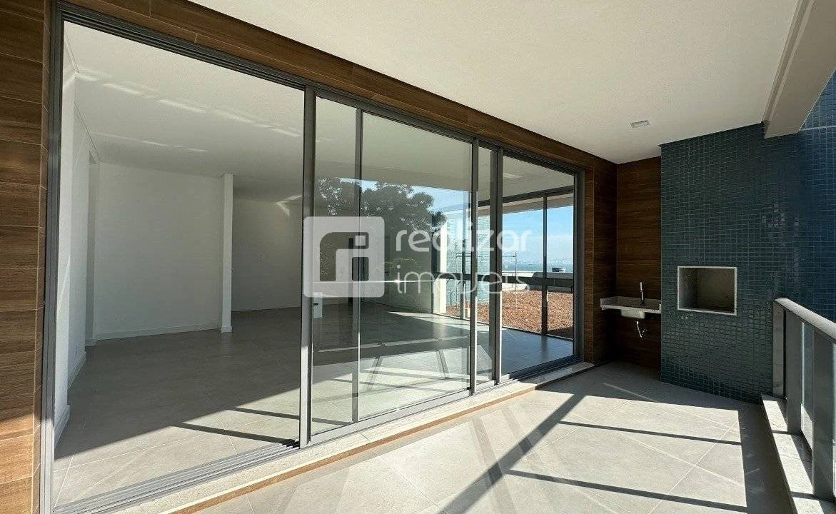 3-bedroom apartment with a water view in Florianópolis — photo 4