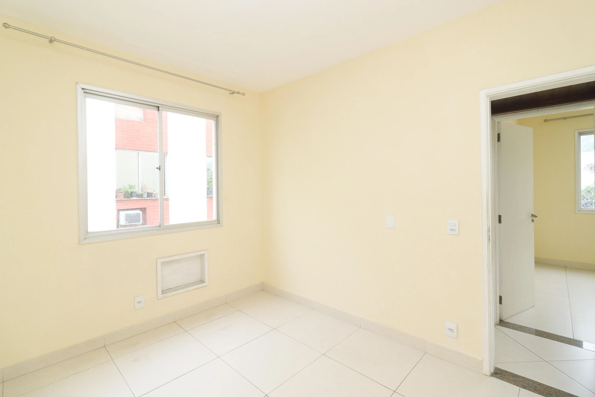 3-bedroom apartment with a mountain view — photo 22