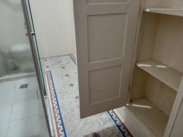 Unfurnished 1-bedroom apartment with separate kitchen — photo 13