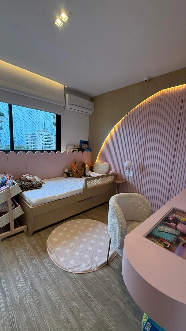 Apartamento mobiliado com 3 suítes e varanda de vidro — photo 3