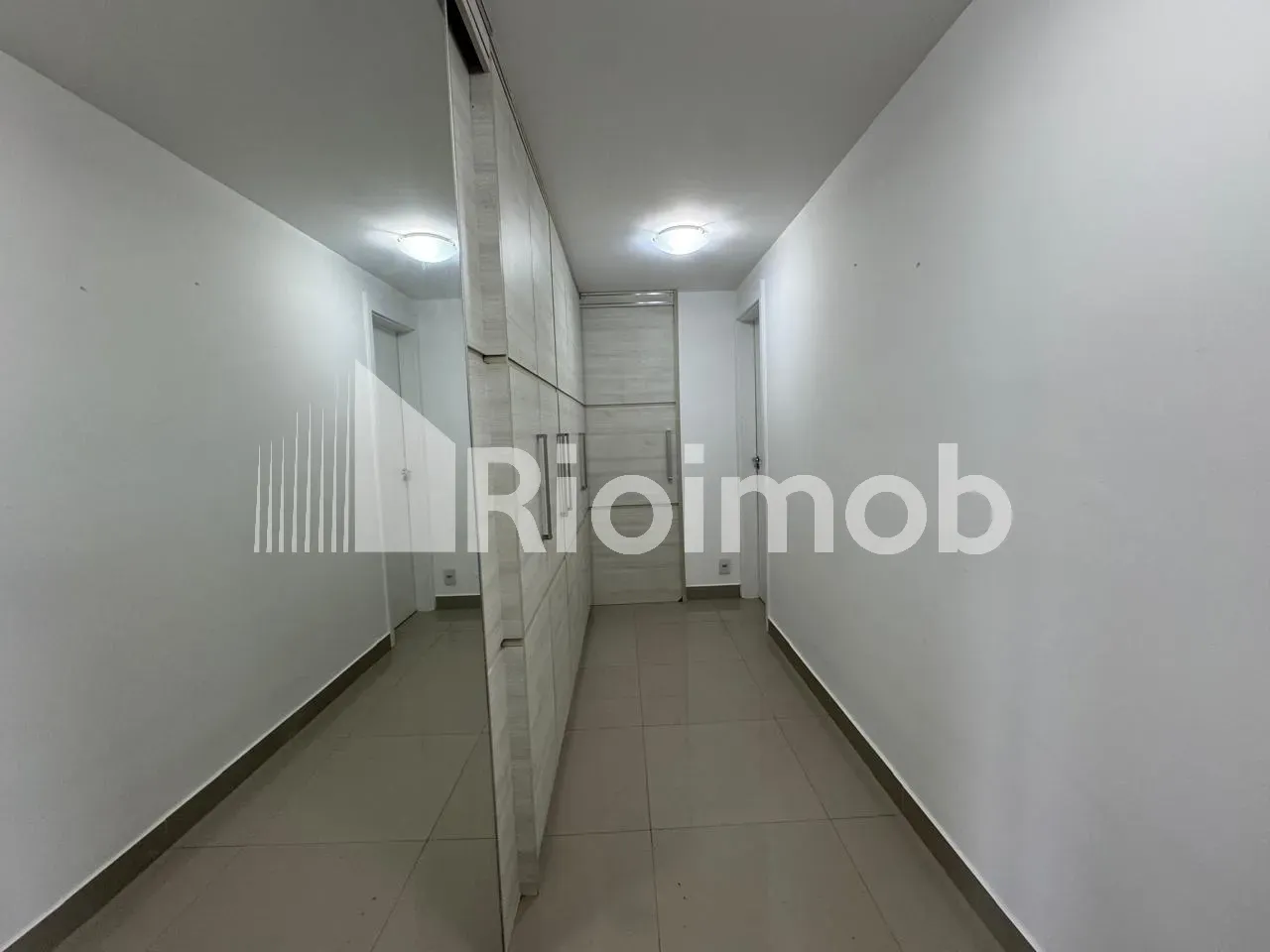 4-bedroom apartment with a mountain view in Rio de Janeiro — photo 20