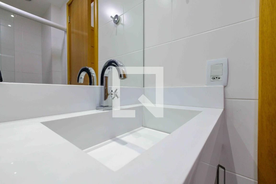 Apartamento mobiliado com 4 quartos e 4 banheiros — photo 59