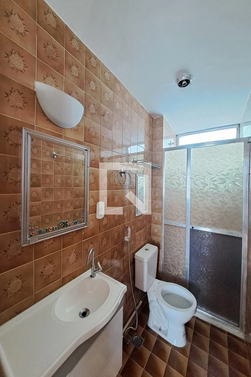 2-bedroom apartment in a building with a gym — photo 16