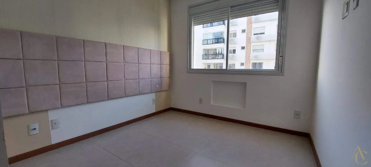 Furnished apartment with 2 en-suite bedrooms and gas kitchen — photo 10