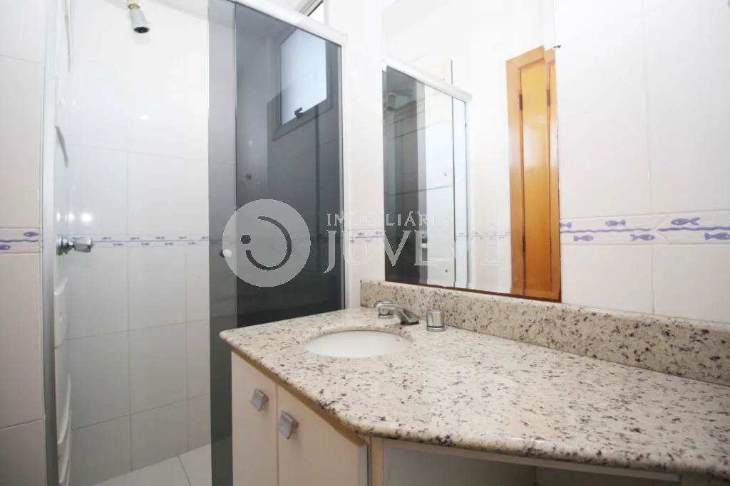 Apartment, 93 m², with a glass-enclosed balcony — photo 25