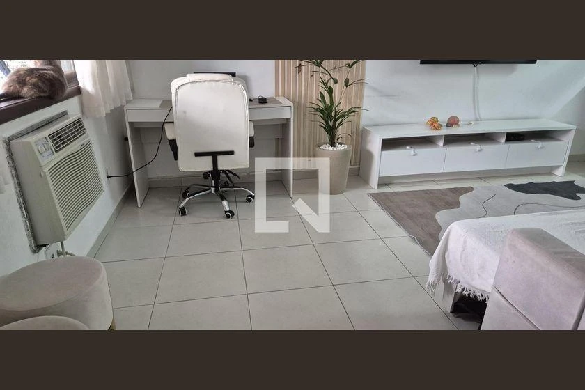 Furnished studio, 30 m², with a washing machine — photo 11