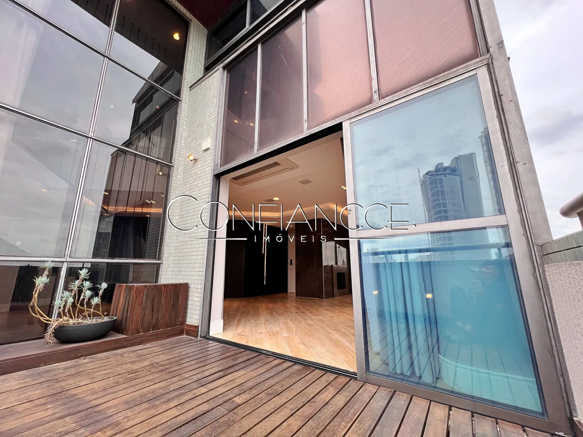 Apartamento de 463 m² con 3 suites y 4 plazas — photo 9