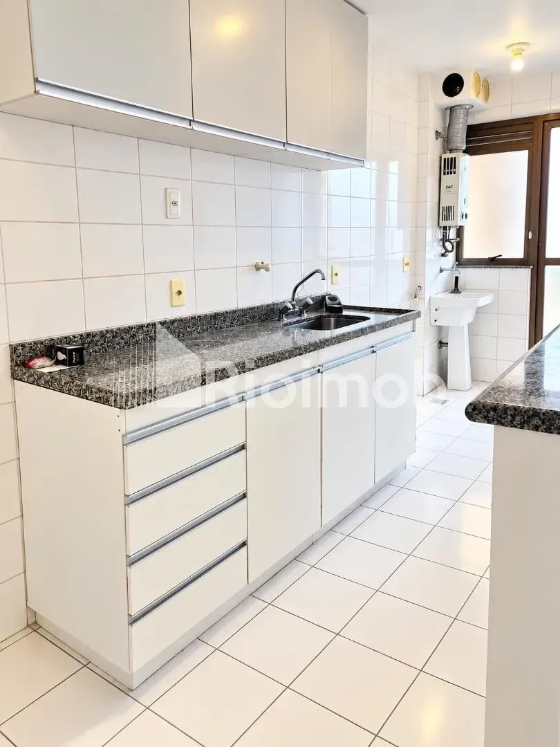 2-bedroom apartment with a washing machine in Rio de Janeiro