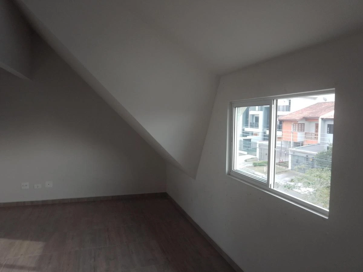 Casa con 5 dormitorios, 5 baños y cocina cerrada — photo 13