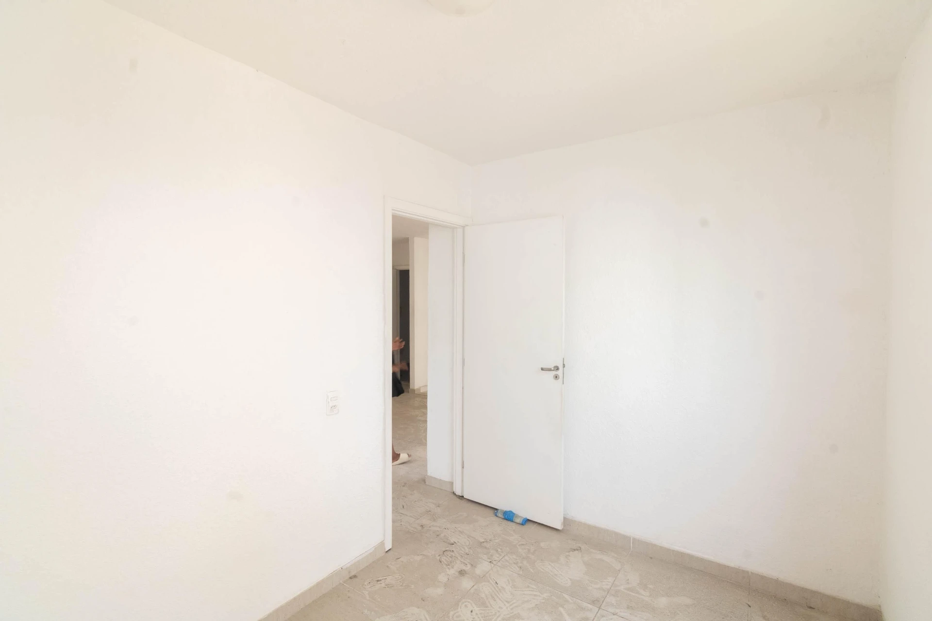 2-bedroom rental apartment with a balcony — photo 35