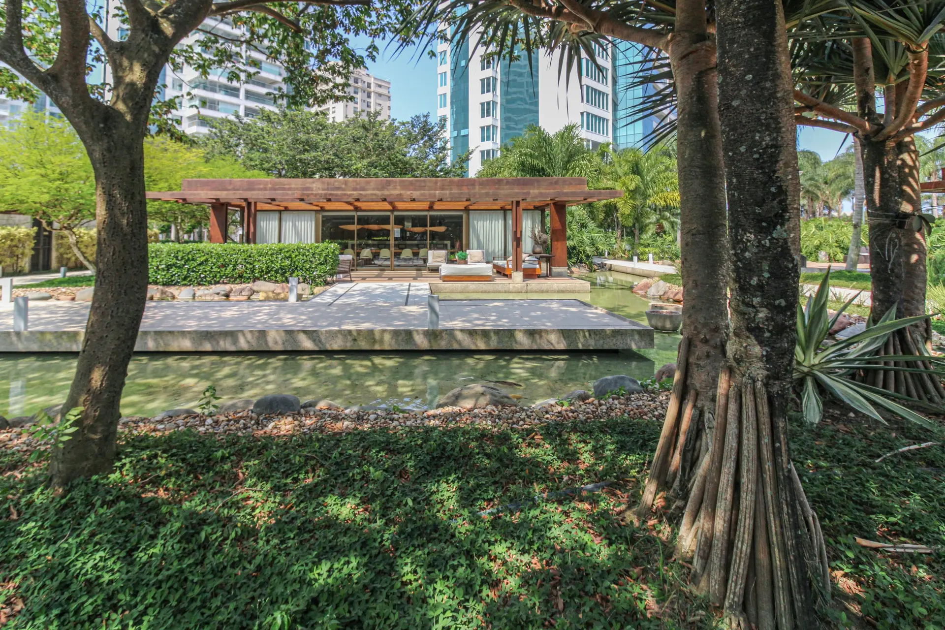 Apartamento mobiliado com 3 suítes e 4 vagas — photo 69