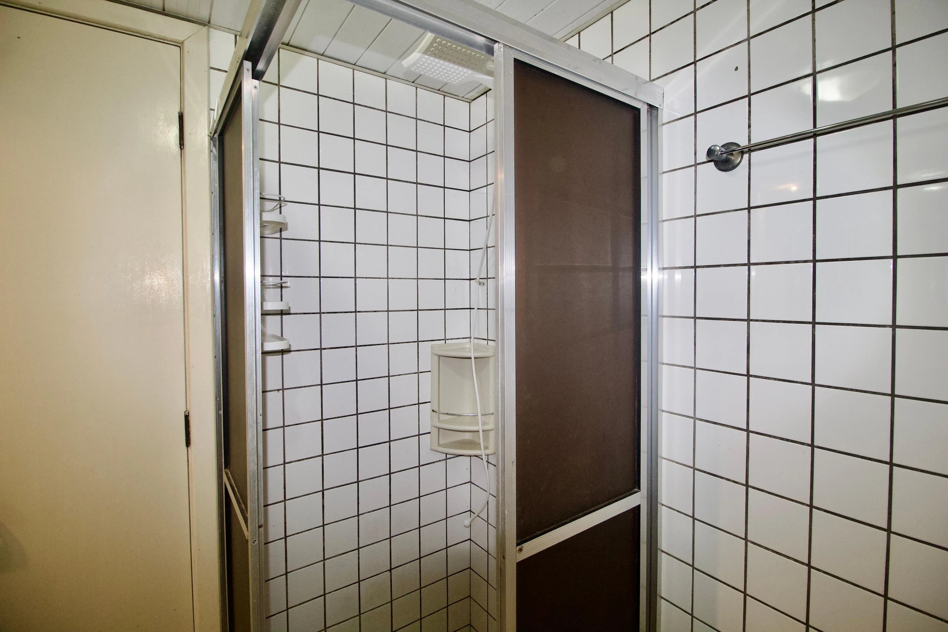 Furnished 1-bedroom apartment with a balcony — photo 31