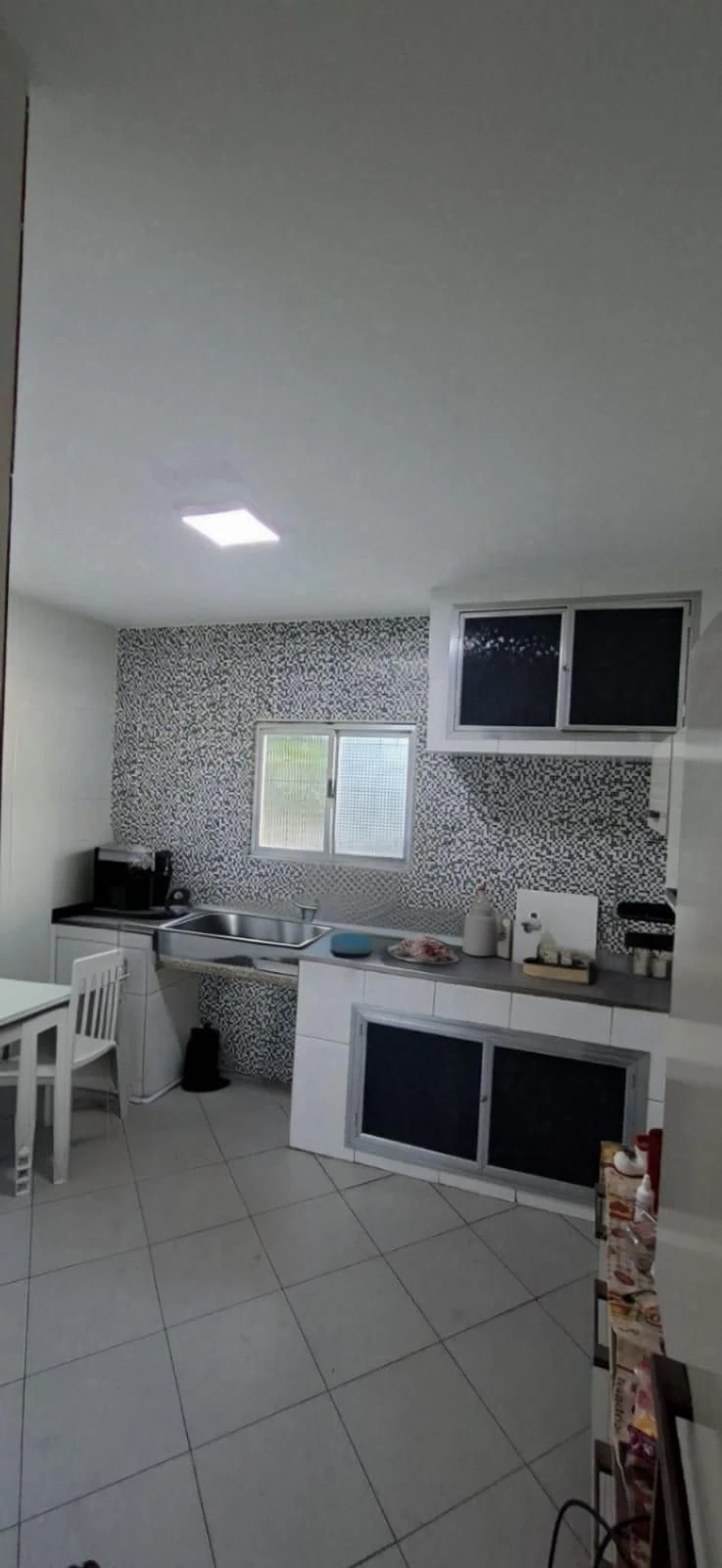 Furnished house with 2 bedrooms and an en-suite — photo 2