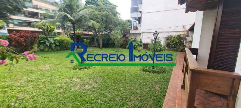 665 m² house with 5 bedrooms, 3 en-suites and 15 parking — photo 21