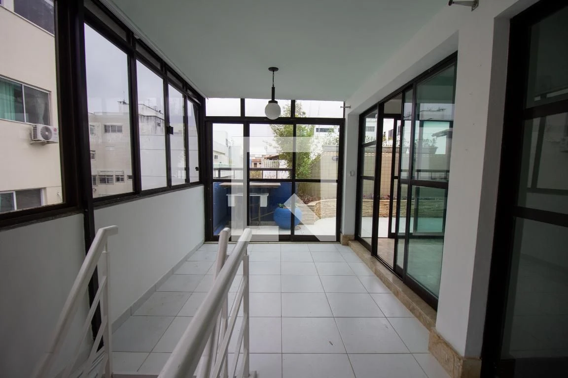 Apartamento sem mobília com 3 quartos e 5 banheiros — photo 37