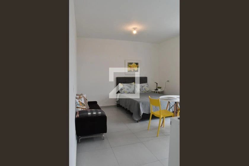 Furnished 1-bedroom apartment with 1 bathroom, no parking — photo 7